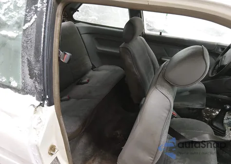 1995 Ford Escort z USA, uszkodzony, nr VIN 1FASP10J0SW326017